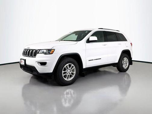 Bright White Clearcoat 2018 Jeep Grand Cherokee Laredo E