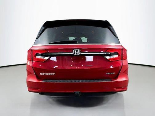 Radiant Red Metallic II 2023 Honda Odyssey Touring