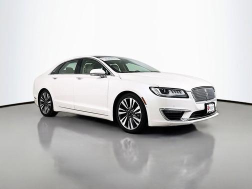 White Platinum Metallic Tri-Coat 2017 Lincoln MKZ Base