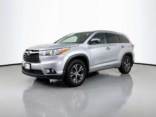 Silver Sky Metallic 2016 Toyota Highlander XLE