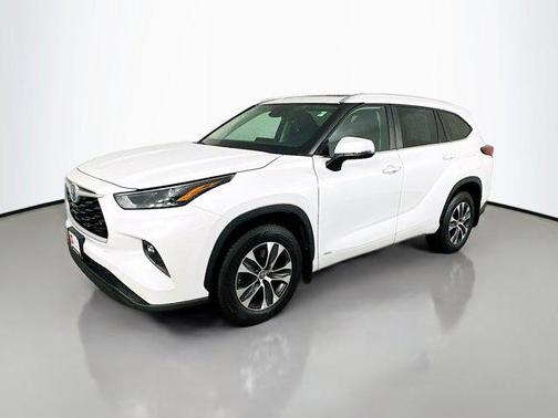 2023 Toyota Highlander Hybrid XLE