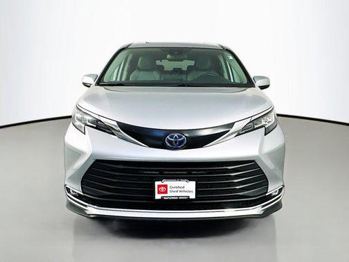 2023 Toyota Sienna XLE 8 Passenger