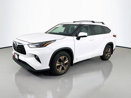 2023 Toyota Highlander Hybrid XLE