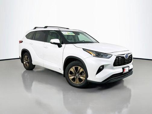 2023 Toyota Highlander Hybrid XLE