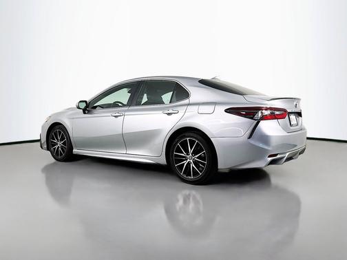Celestial Silver Metallic 2022 Toyota Camry SE