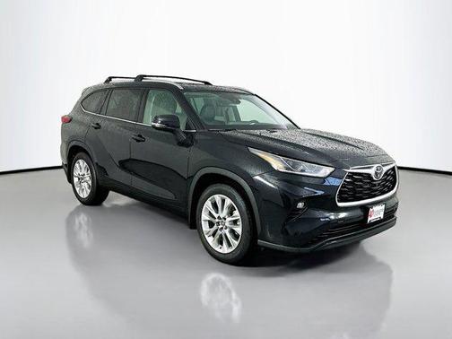2022 Toyota Highlander Limited