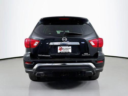 2018 Nissan Pathfinder Platinum