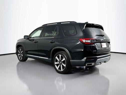 2023 Honda Pilot Touring 8-Passenger