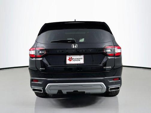 2023 Honda Pilot Touring 8-Passenger