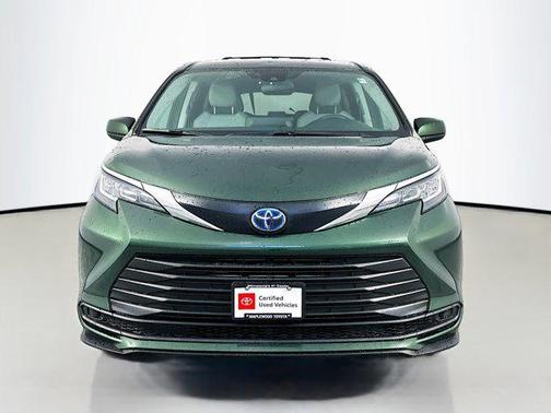 2022 Toyota Sienna LE