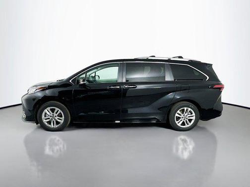 2024 Toyota Sienna Limited 7-Passenger