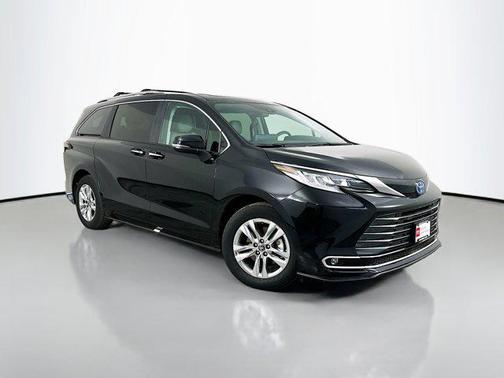 2024 Toyota Sienna Limited 7-Passenger