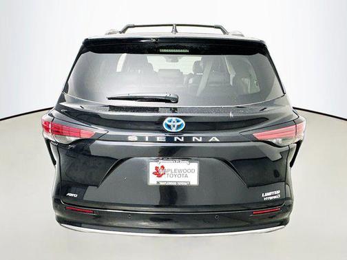 2024 Toyota Sienna Limited 7-Passenger