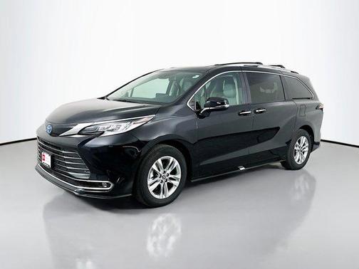 2024 Toyota Sienna Limited 7-Passenger