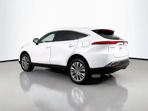 Pearl 2023 Toyota Venza XLE