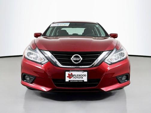 Cayenne Red 2016 Nissan Altima 2.5 SV