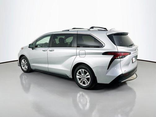 2021 Toyota Sienna Limited 7-Passenger