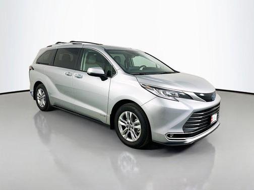 2021 Toyota Sienna Limited 7-Passenger