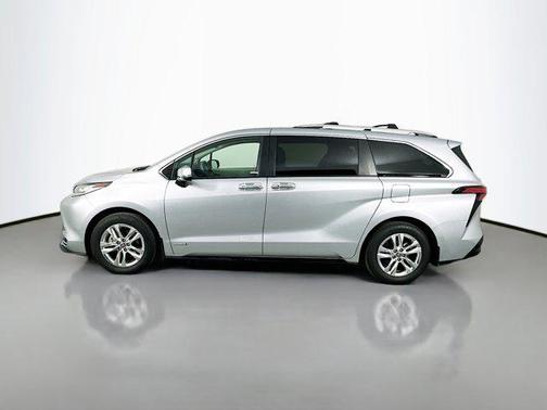 2021 Toyota Sienna Limited 7-Passenger