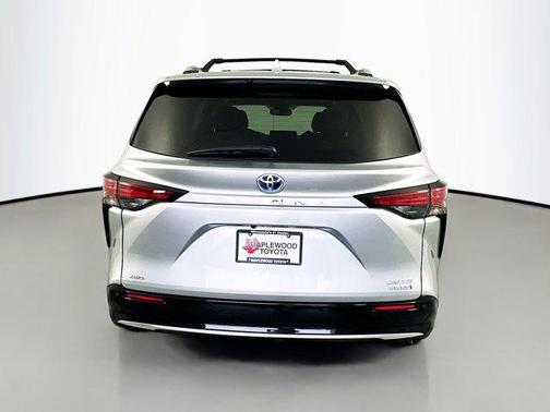 2021 Toyota Sienna Limited 7-Passenger