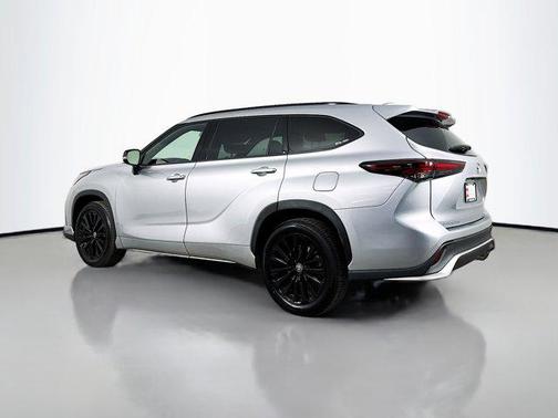 2025 Toyota Highlander XSE