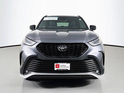 Magnetic Gray Metallic 2025 Toyota Highlander XSE