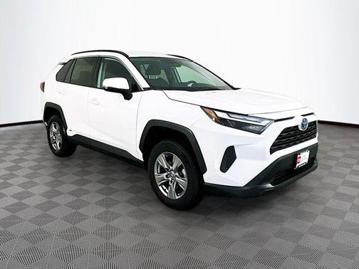 2022 Toyota RAV4 Hybrid XLE