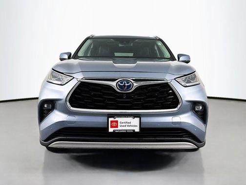 2021 Toyota Highlander Hybrid Platinum