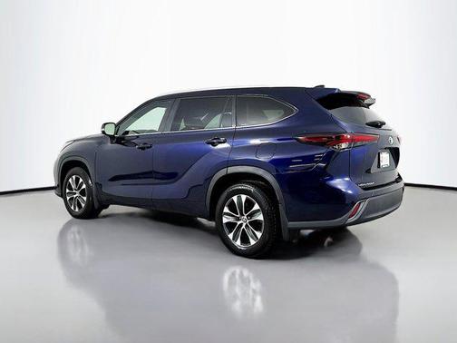 2025 Toyota Highlander XLE