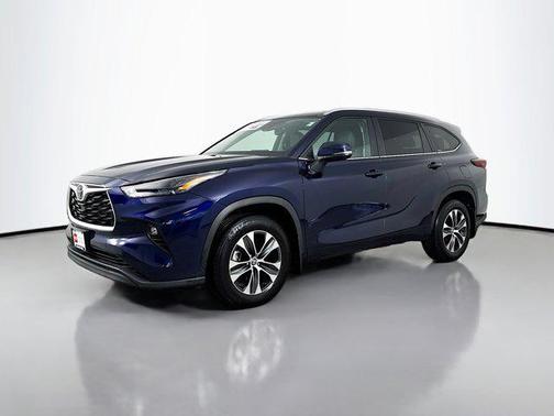 2025 Toyota Highlander XLE