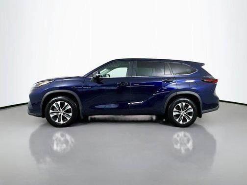 2025 Toyota Highlander XLE
