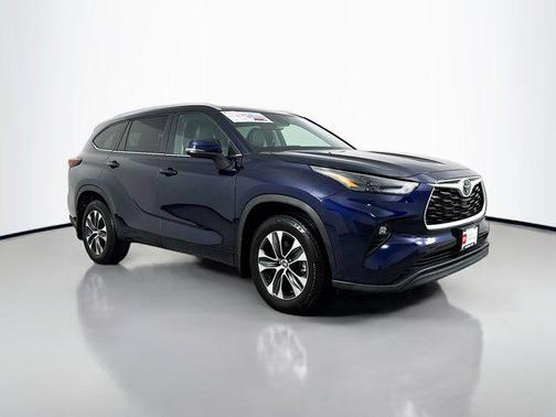 2025 Toyota Highlander XLE