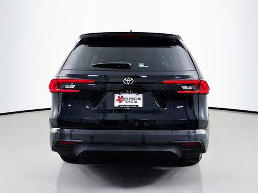 2025 Toyota Highlander LE