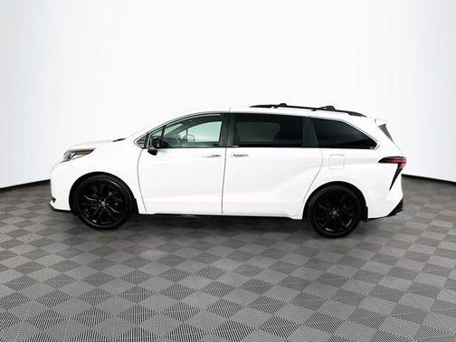 2023 Toyota Sienna XSE 7 Passenger