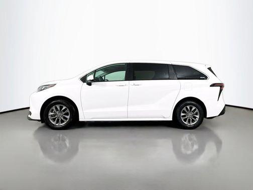 Ice Cap 2024 Toyota Sienna LE