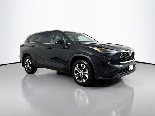 2025 Toyota Highlander XLE