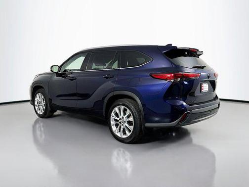 2022 Toyota Highlander Hybrid Limited