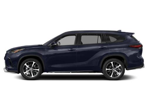 Midnight Black Metallic 2022 Toyota Highlander XLE