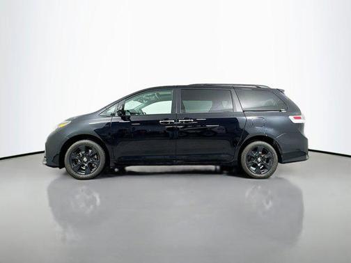 2020 Toyota Sienna SE