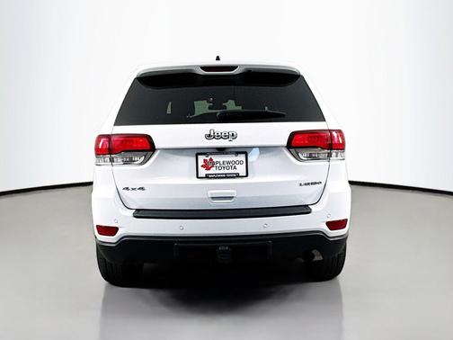 Bright White Clearcoat 2021 Jeep Grand Cherokee Laredo