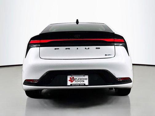 2025 Toyota Prius XLE