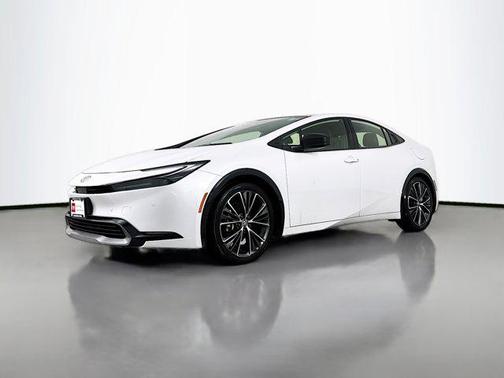 2025 Toyota Prius XLE