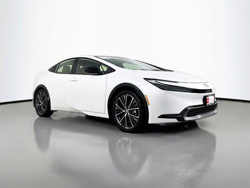 2025 Toyota Prius XLE