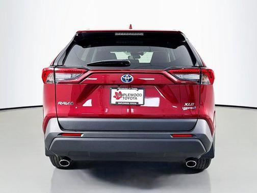 2022 Toyota RAV4 Hybrid XLE