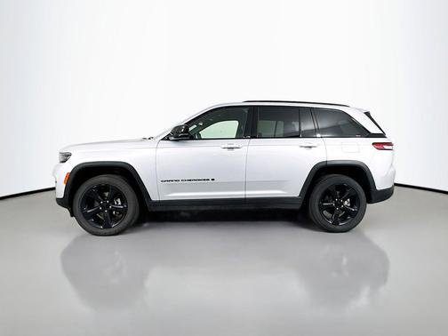 Silver Zynith 2024 Jeep Grand Cherokee Altitude