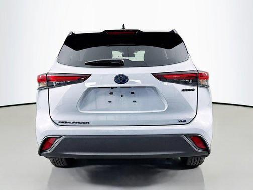 2024 Toyota Highlander Hybrid XLE