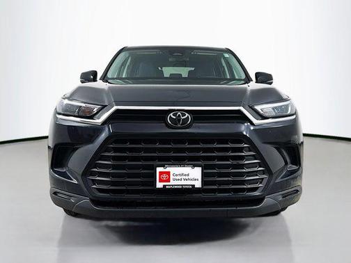 2025 Toyota Highlander LE