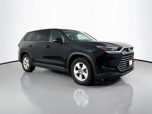 2025 Toyota Highlander LE