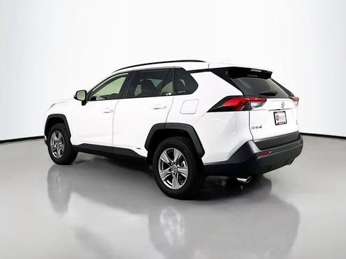 Ice Cap 2025 Toyota RAV4 Hybrid XLE
