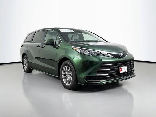 Cypress 2026 Toyota Sienna LE
